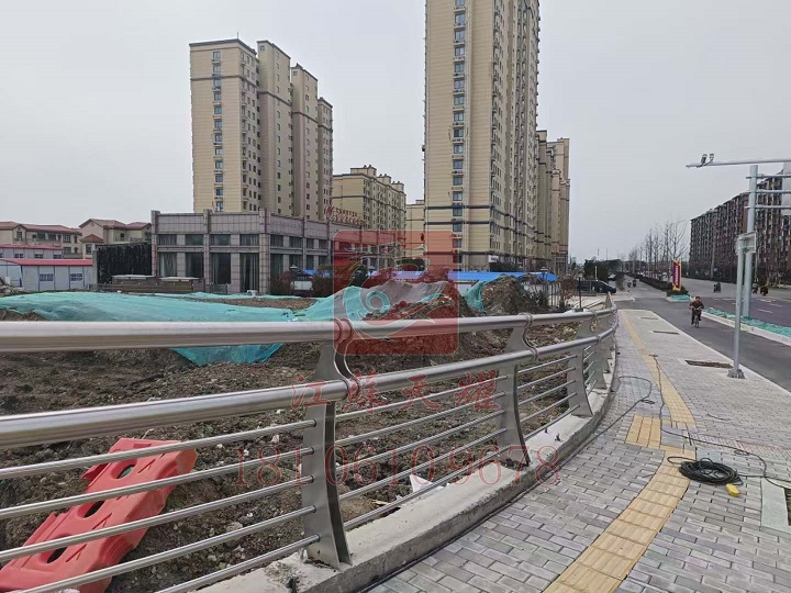 贈(zèng)送安裝-贈(zèng)送運(yùn)輸-不銹鋼景觀(guān)護(hù)欄